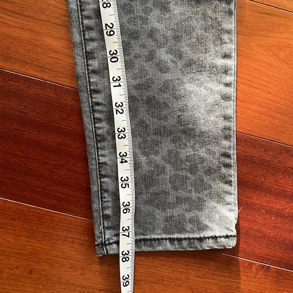 Jessica Simpson skinny leopard print jeans - Picture 9 of 9